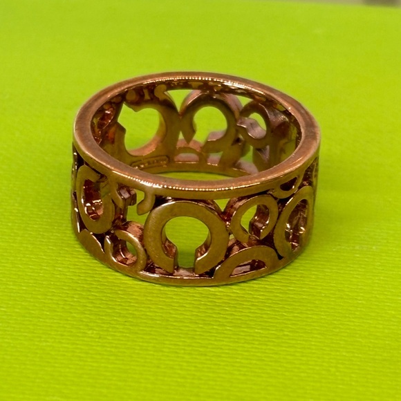 Coach Gold-Tone Cut-Out Ring size 7 - Picture 1 of 2
